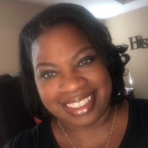 Meet your Posher, Lenita